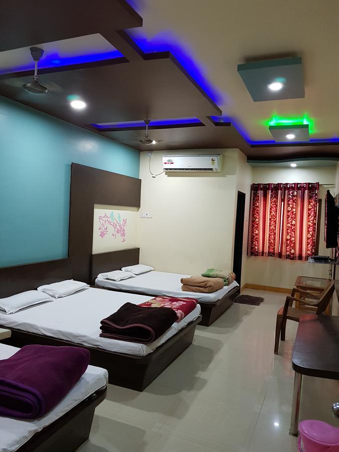 Hotel Shri Radhe Krishna Godarpura Zewnętrze zdjęcie
