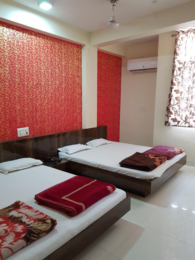 Hotel Shri Radhe Krishna Godarpura Zewnętrze zdjęcie