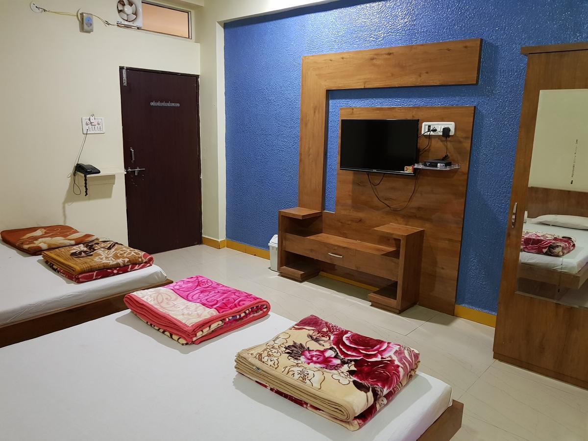 Hotel Shri Radhe Krishna Godarpura Zewnętrze zdjęcie