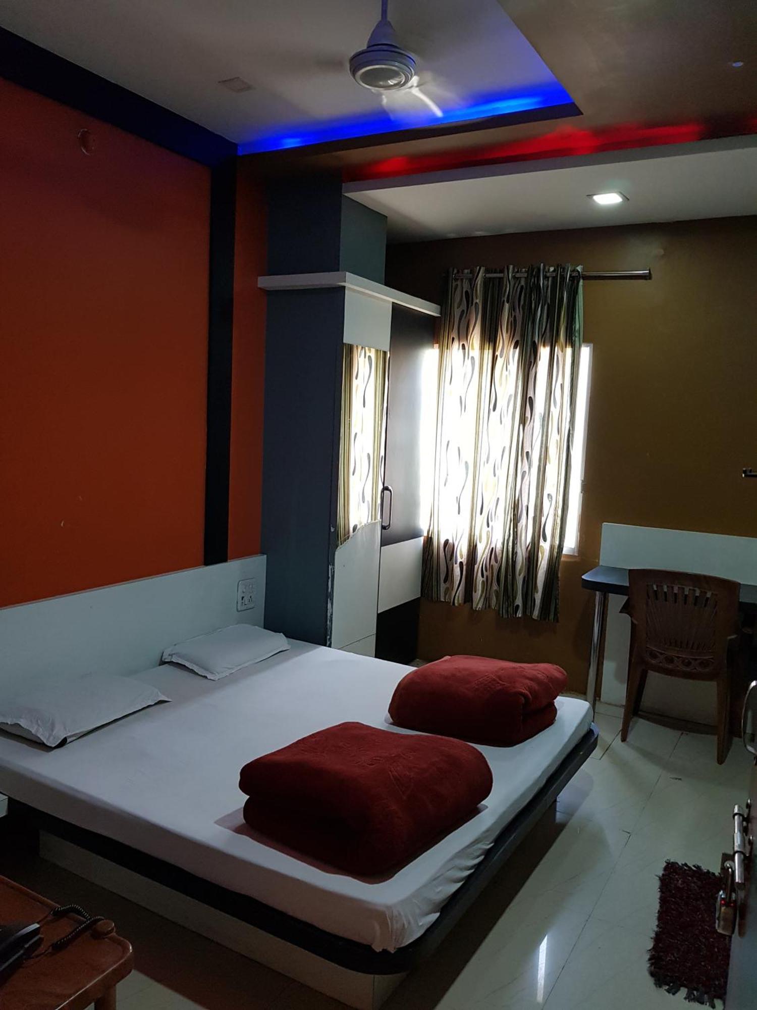 Hotel Shri Radhe Krishna Godarpura Zewnętrze zdjęcie