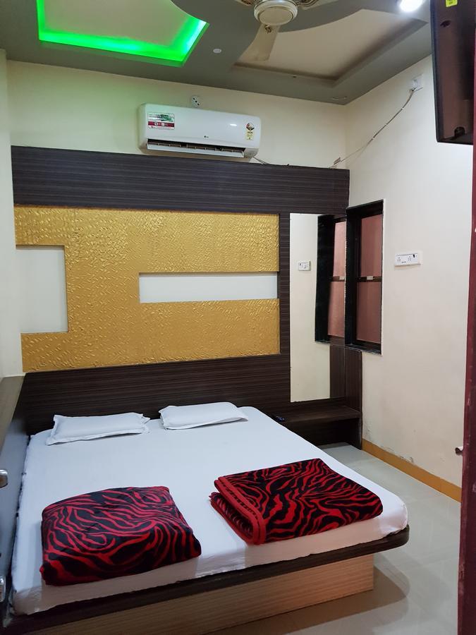 Hotel Shri Radhe Krishna Godarpura Zewnętrze zdjęcie