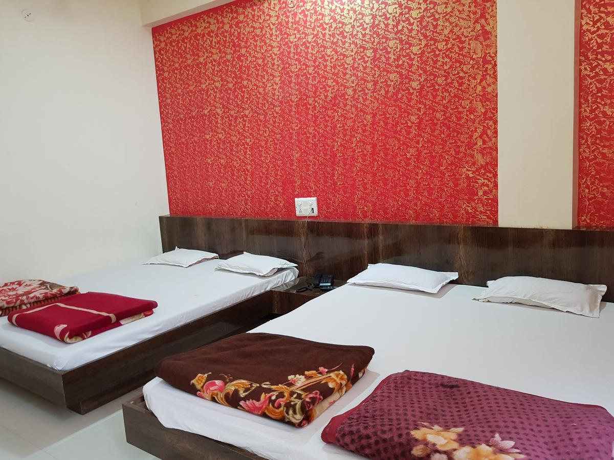 Hotel Shri Radhe Krishna Godarpura Zewnętrze zdjęcie