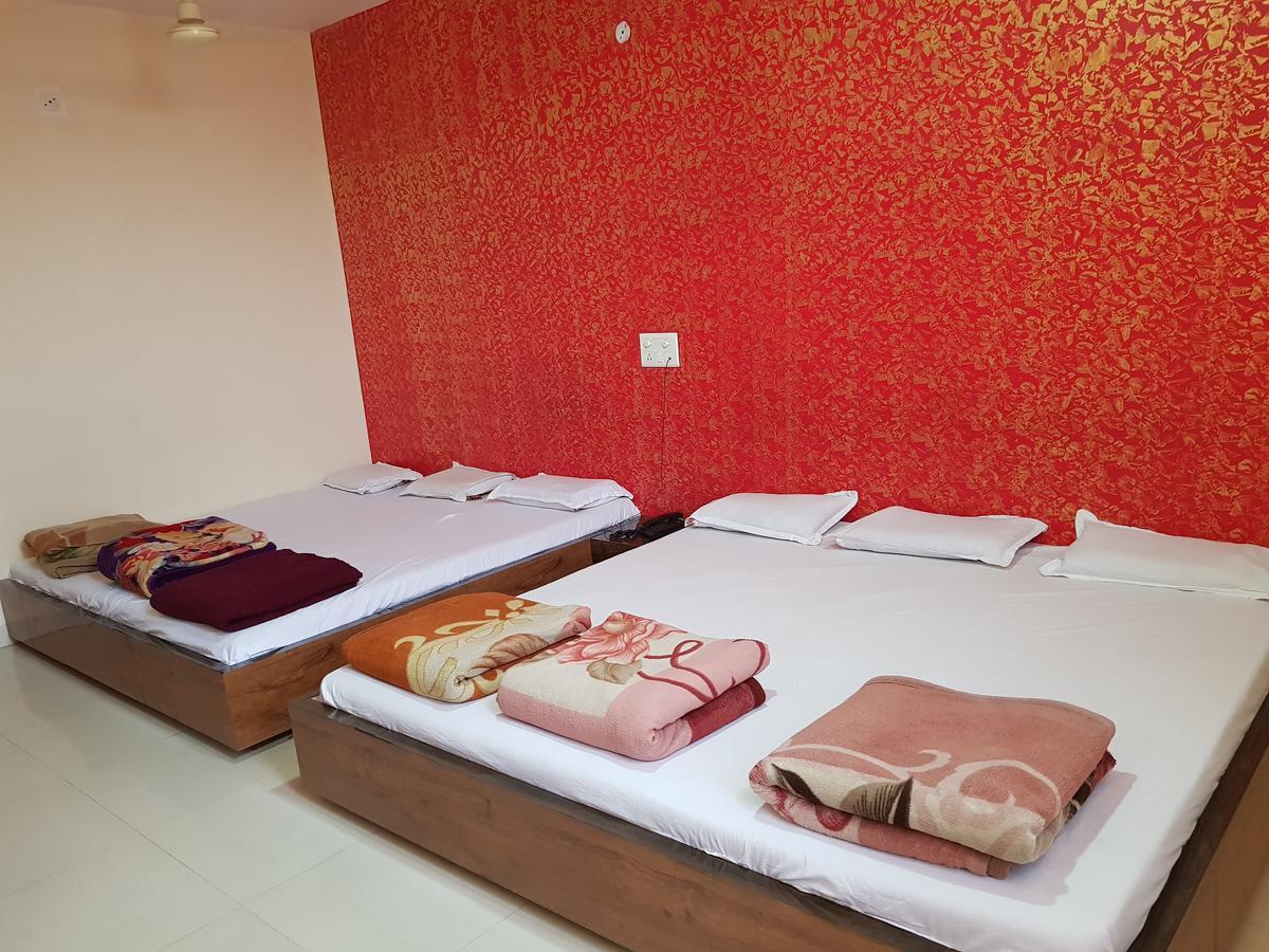 Hotel Shri Radhe Krishna Godarpura Zewnętrze zdjęcie