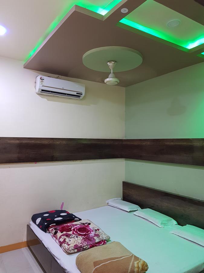 Hotel Shri Radhe Krishna Godarpura Zewnętrze zdjęcie
